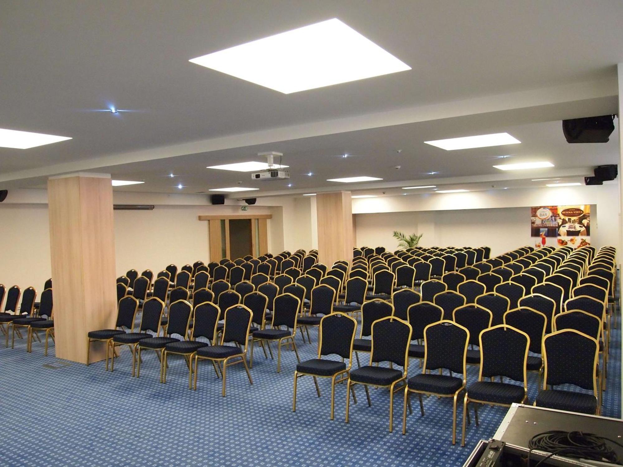 Best Western Hotel Vista Ostrava Exterior photo